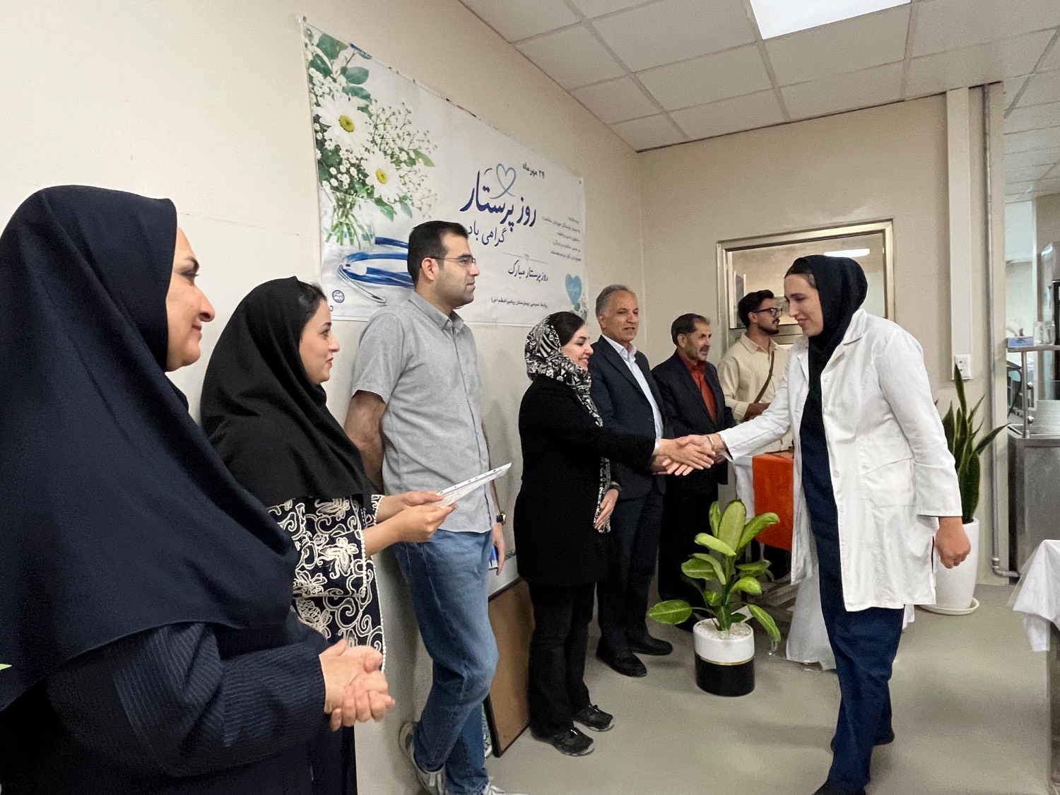  جشن روز پرستار در بیمارستان پیامبراعظم(ص)؛ تجلیل از فرشتگان سپیدپوش سلامت